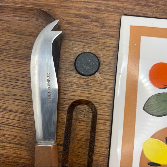 Vintage 70s wooden serving tray w/ ceramic tile and knife - Picture 9 of 9